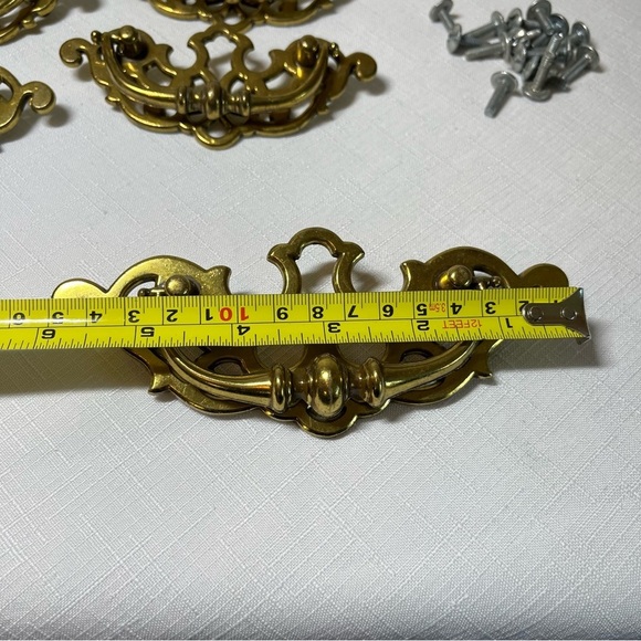 Vintage Draw Pull Handle made in Canada. Set of 8 small and 1 large. 16 screws - Picture 5 of 8
